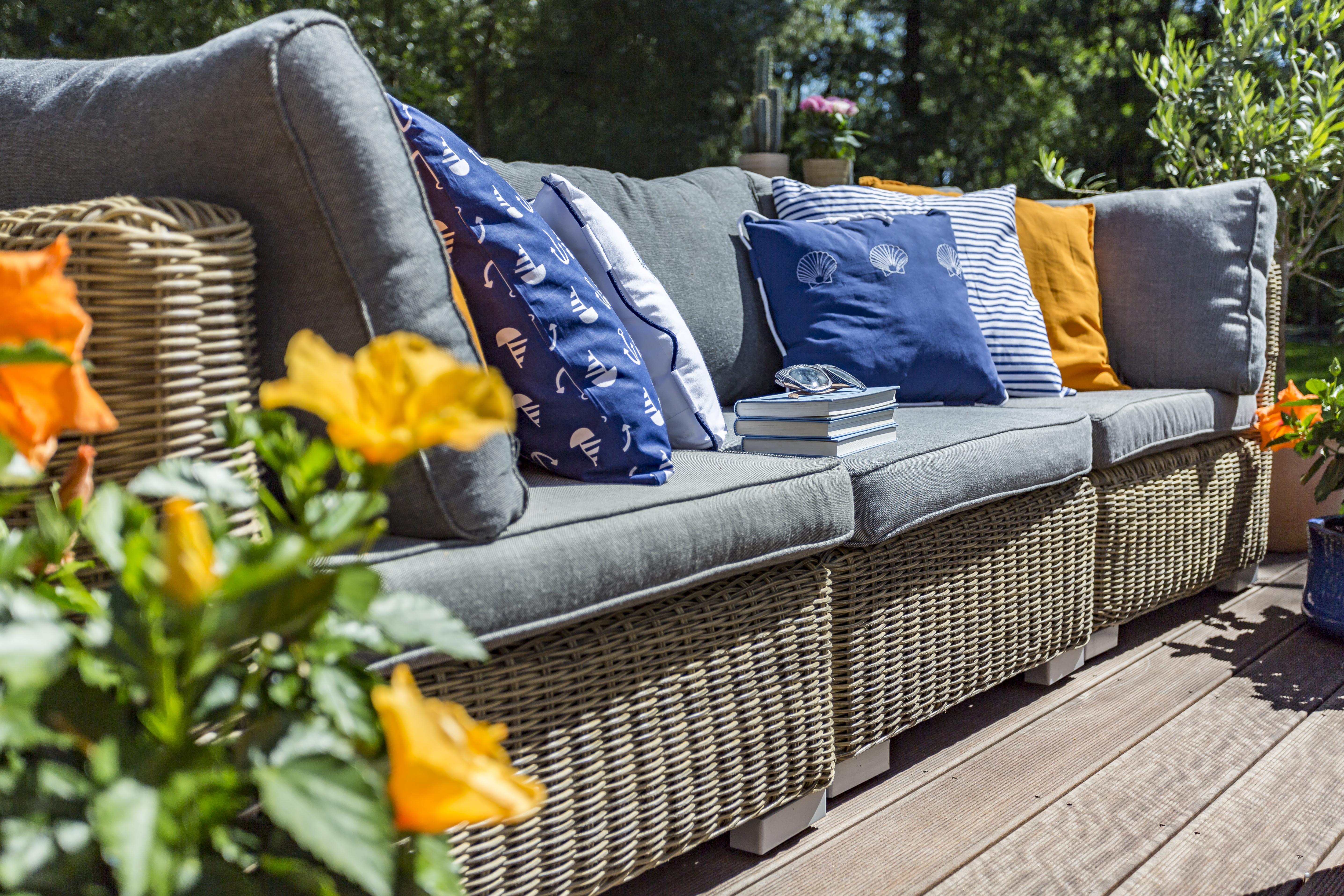 Premium Custom-Made Outdoor Cushions – Tailored Comfort for Your Outdoor Oasis
